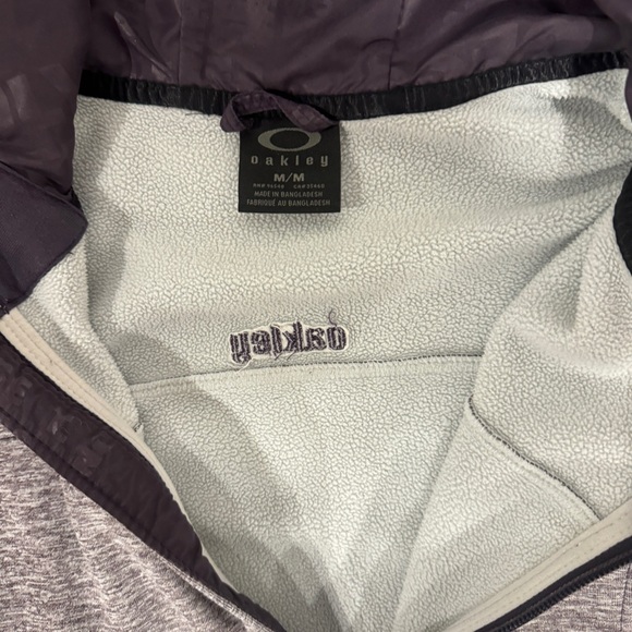 Oakley performance Hoodie Jacket Full Zip Women’s Size M Purple Over Easy DWR - Picture 5 of 9